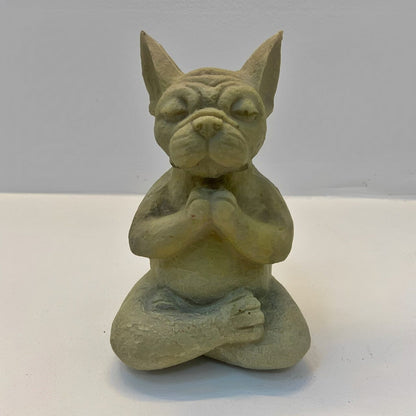 Escultura Bulldog em Meditação Resina - 0006 Conceito 