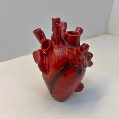 Escultura Coração de Vaso em Resina Vaso - 0001 Conceito 