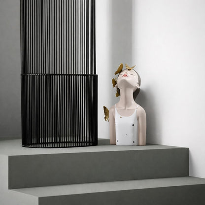 Escultura de Boneca Bella Butterfly em Poás (Edição Limitada) Resina - 0045 Conceito 