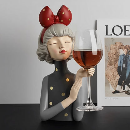 Escultura de Boneca Milly - Suporte para Taça e Garrafa Conceito Porta Taça 