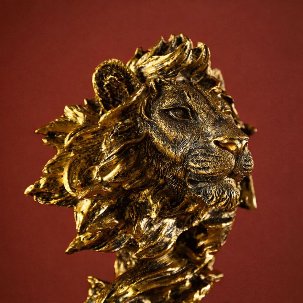 Escultura Leão Dourado em Face 32x19cm Resina - 0024 Conceito 