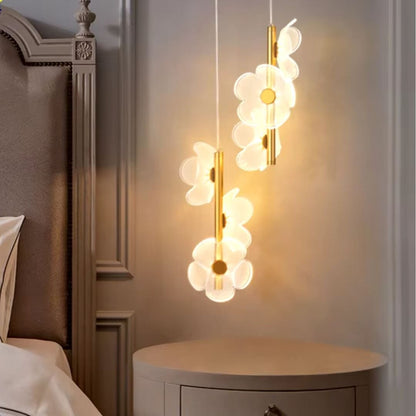 Lustre Pendente de Luxo Dainty Flowers 3 Tons ### Conceito 