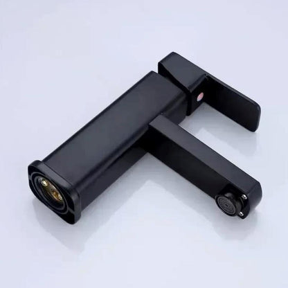 Torneira CuboFlex Monocomando - Água Quente e Fria em Aço Inoxidável ### Conceito 