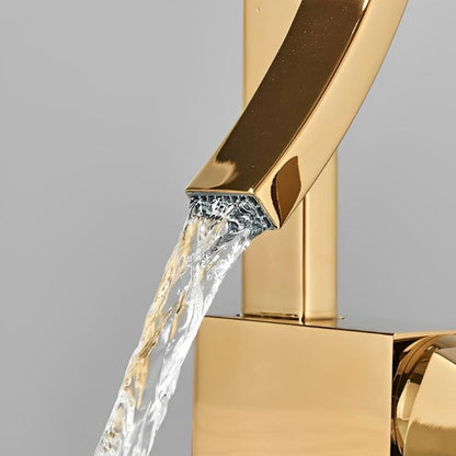 Torneira de Luxo Moderna Tower ### Conceito 