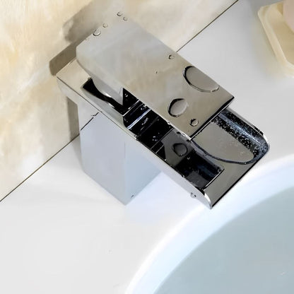 Torneira Minimalista Lift Inox - Monocomando para Lavabo ### Conceito 