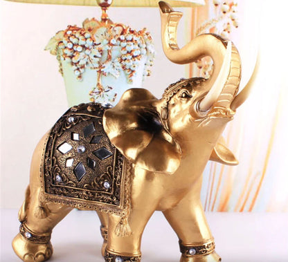 Escultura Elefante Indiano Dourado resina Conceito 9cm x 9cm 